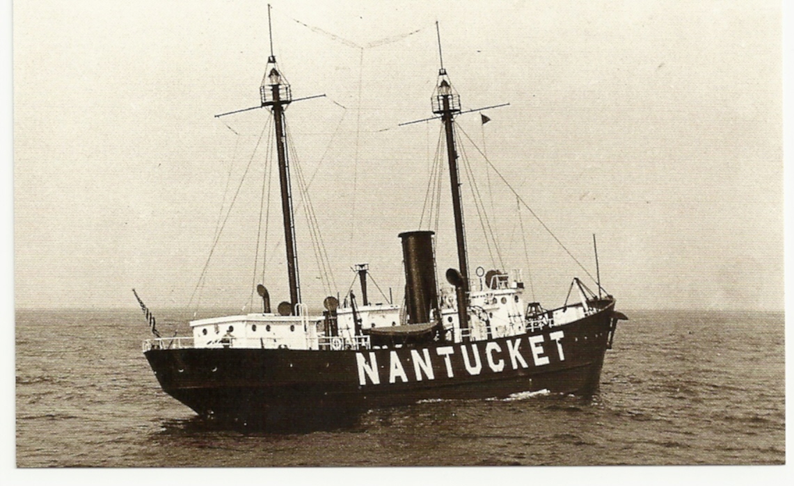 #112 Nantucket Lightship Postcard - Click Image to Close