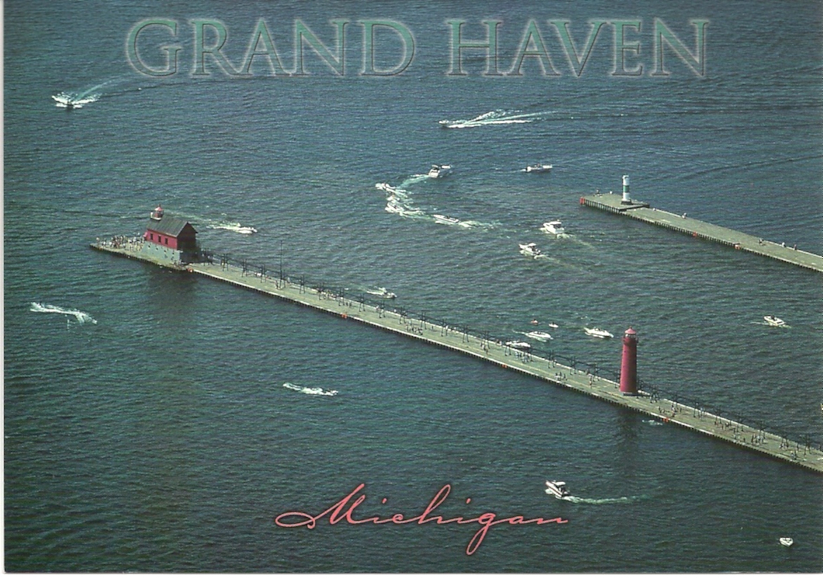 Grand Haven Lighthouse Postcard GH-106 (MI) - Click Image to Close