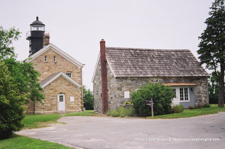 Old Field Lighthouse https://www.seathelights.com