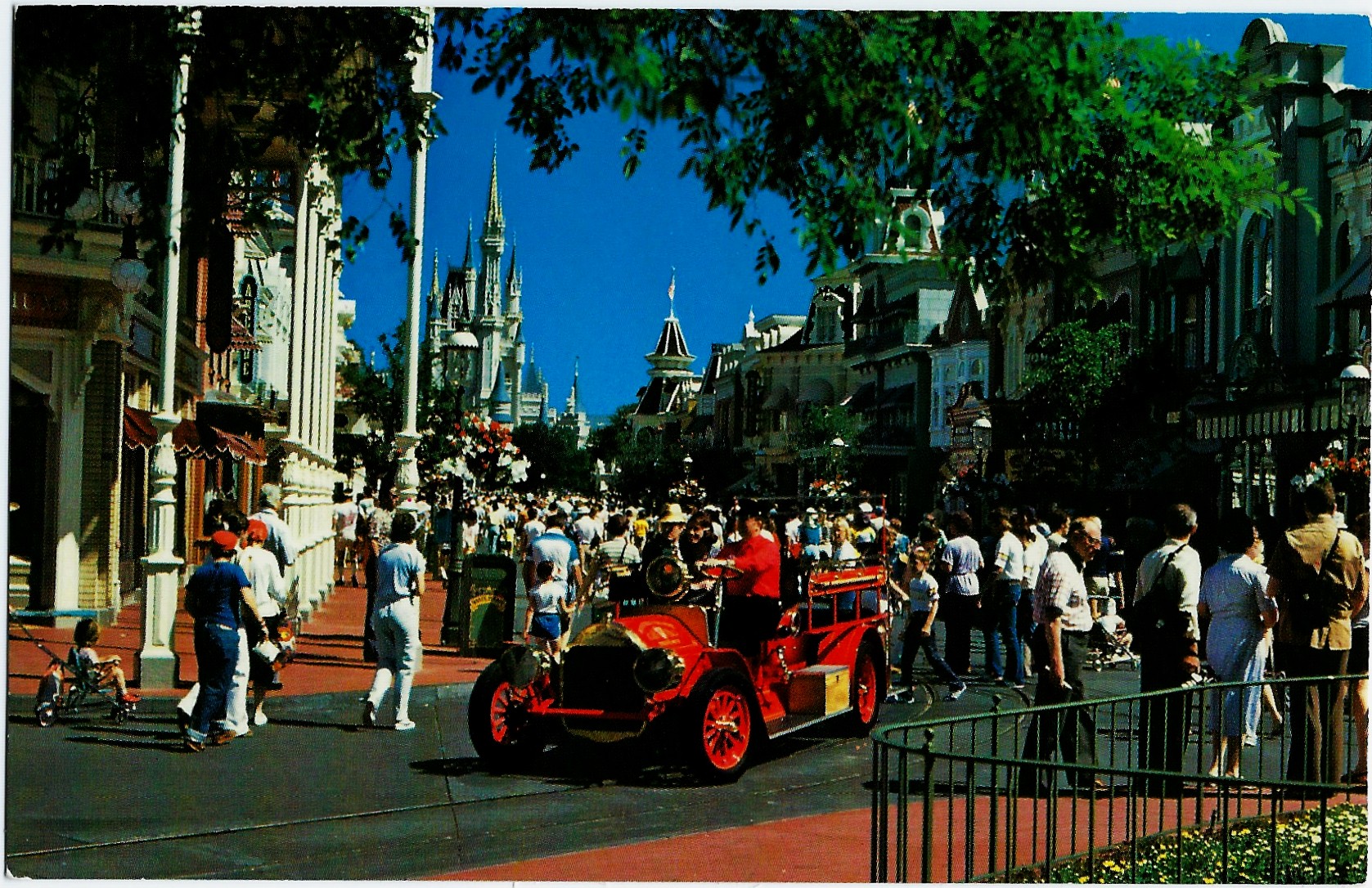 WALT DISNEY WORLD MAIN STREET MEMORIES POSTCARD WDW-1002 - Click Image to Close