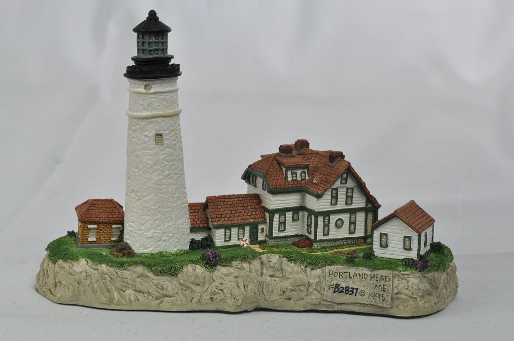 Portland Head, ME HL404 B2837 1995 Harbour Lights® Portland Head, ME HL404 B2837 1995 Harbour Lights®