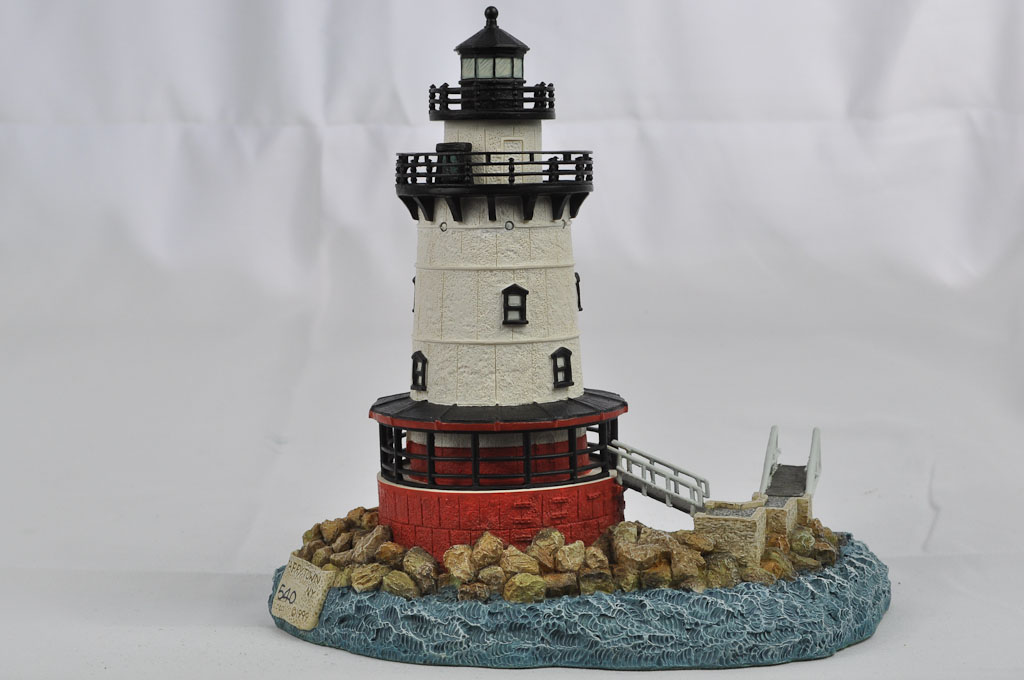 Tarrytown, NY HL232 540/10000 1999 Harbour Lights® - Click Image to Close