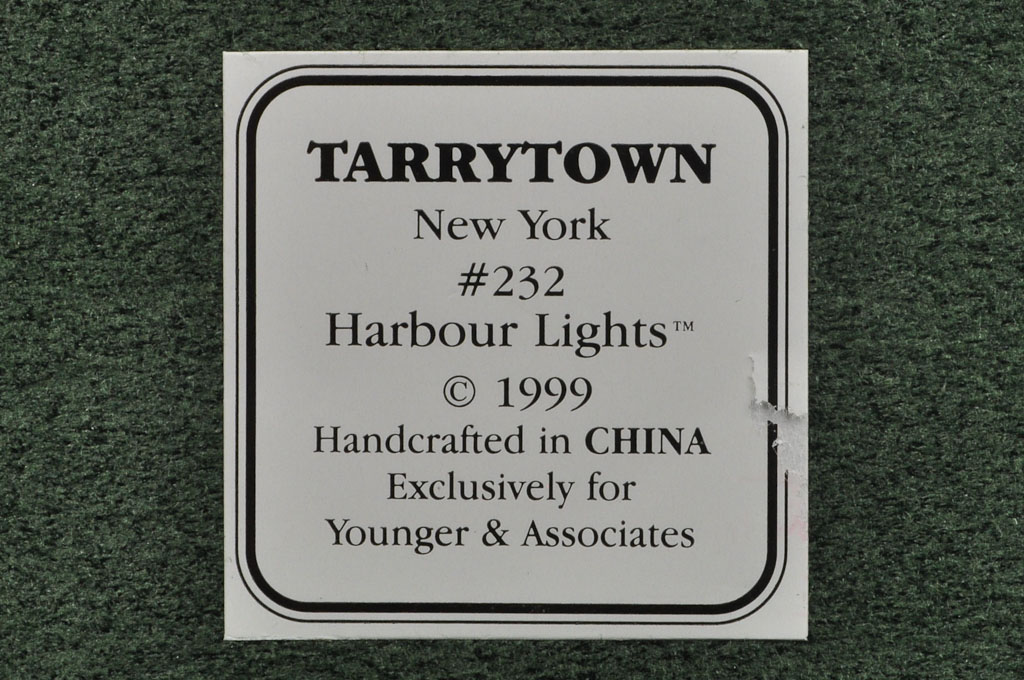 Tarrytown, NY HL232 540/10000 1999 Harbour Lights® - Click Image to Close