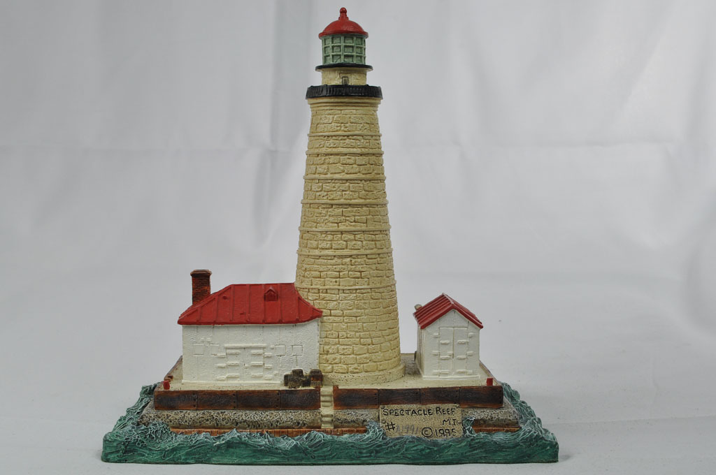 Spectacle Reef, MI HL410 A1991 1995 Harbour Lights® - Click Image to Close