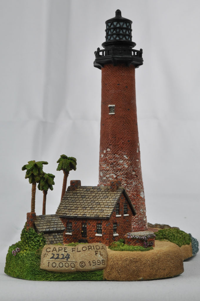 Cape Florida, FL Lighthouse HL209 #2224/10000 1998 Harbour Light Cape Florida, FL Lighthouse HL209 #2224/10000 1998 Harbour Light