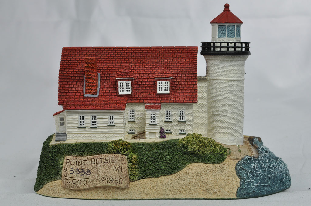 Point Betsie, MI HL218 3338/10000 1998 Harbour Lights® Point Betsie, MI HL218 3338/10000 1998 Harbour Lights®