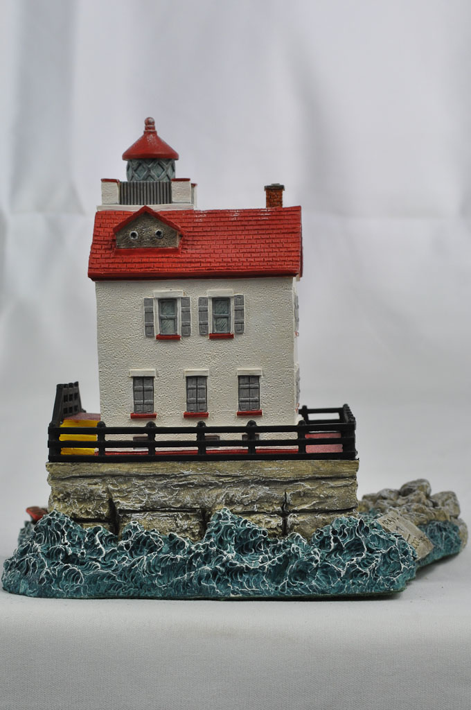 Lorain, OH Lighthouse HL207 #977/1000 1998 Harbour Lights® - Click Image to Close