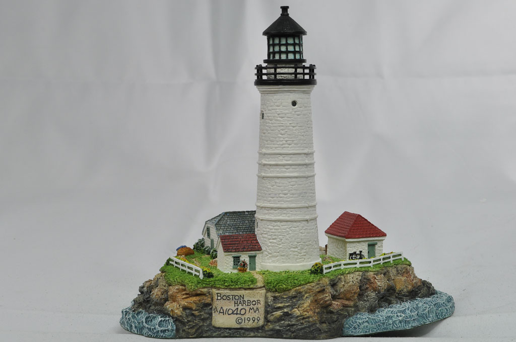 Boston Harbor Lighthouse HL402R A1040 1999 Harbour Lights® - Click Image to Close