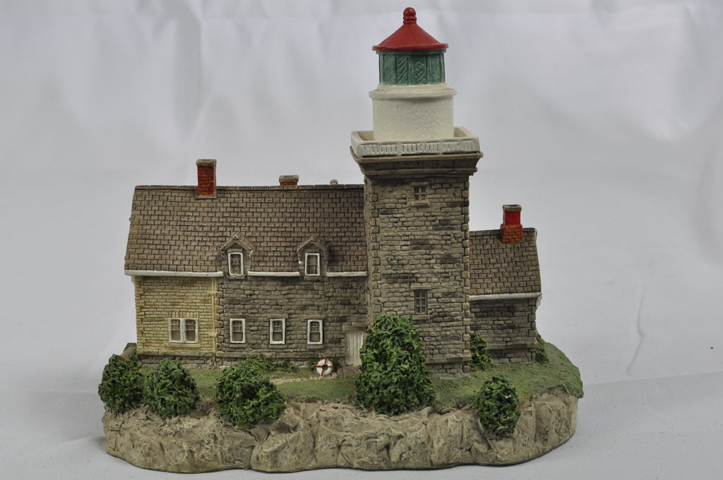 30 Mile Point, NY Lighthouse HL414 80885 1995 Harbour Lights® - Click Image to Close