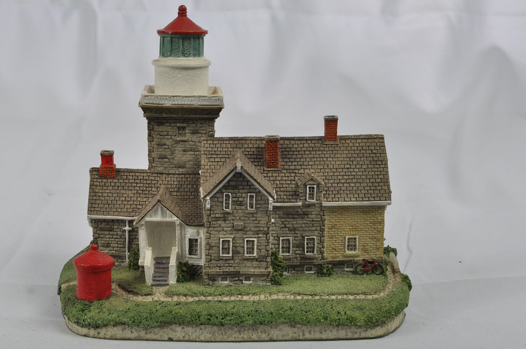 30 Mile Point, NY Lighthouse HL414 80885 1995 Harbour Lights® - Click Image to Close