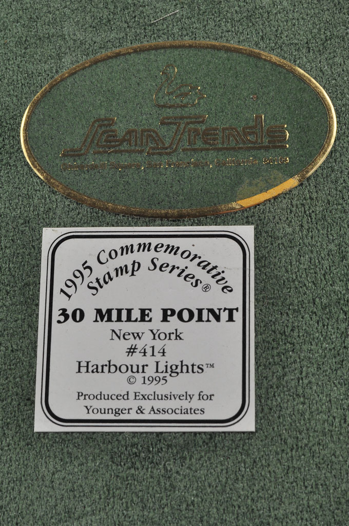 30 Mile Point, NY Lighthouse HL414 80885 1995 Harbour Lights® - Click Image to Close