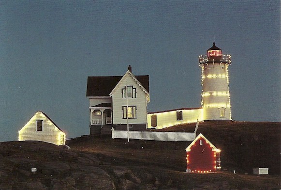 Nubble Lighthouse Postcard P67630 (ME) - Click Image to Close