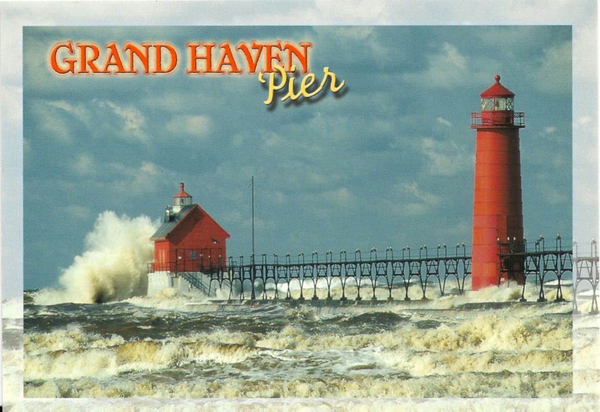 Grand Haven Pier Lighthouses Postcard GH-110 (MI)