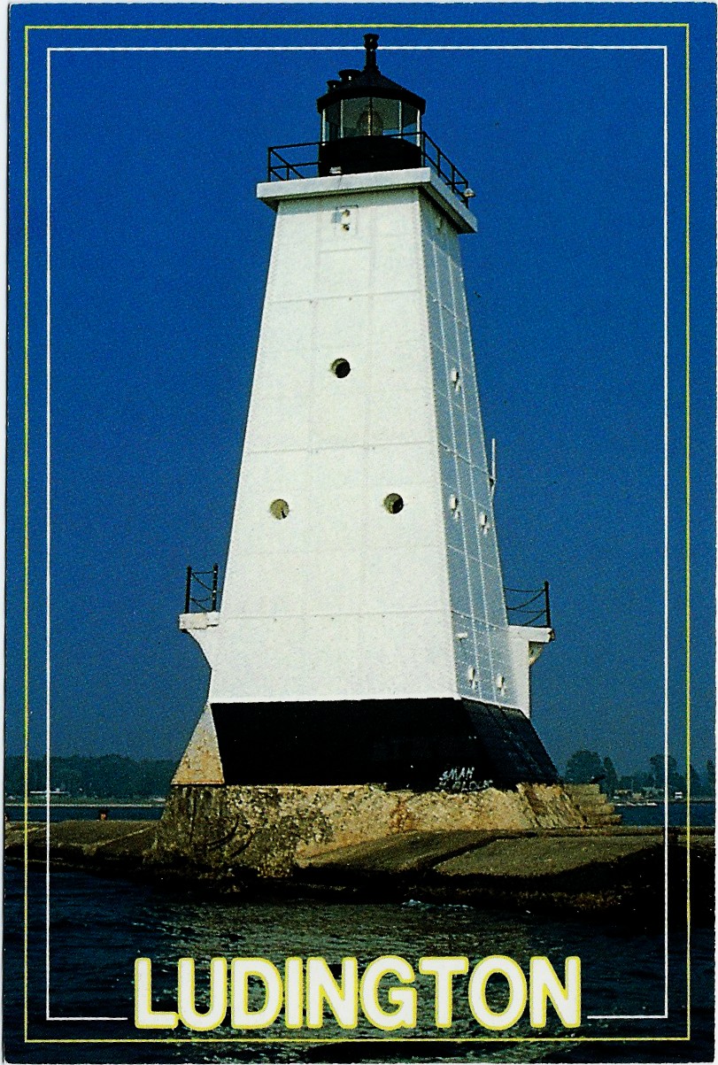 Ludington Lighthouse Postcard 4749 - Click Image to Close