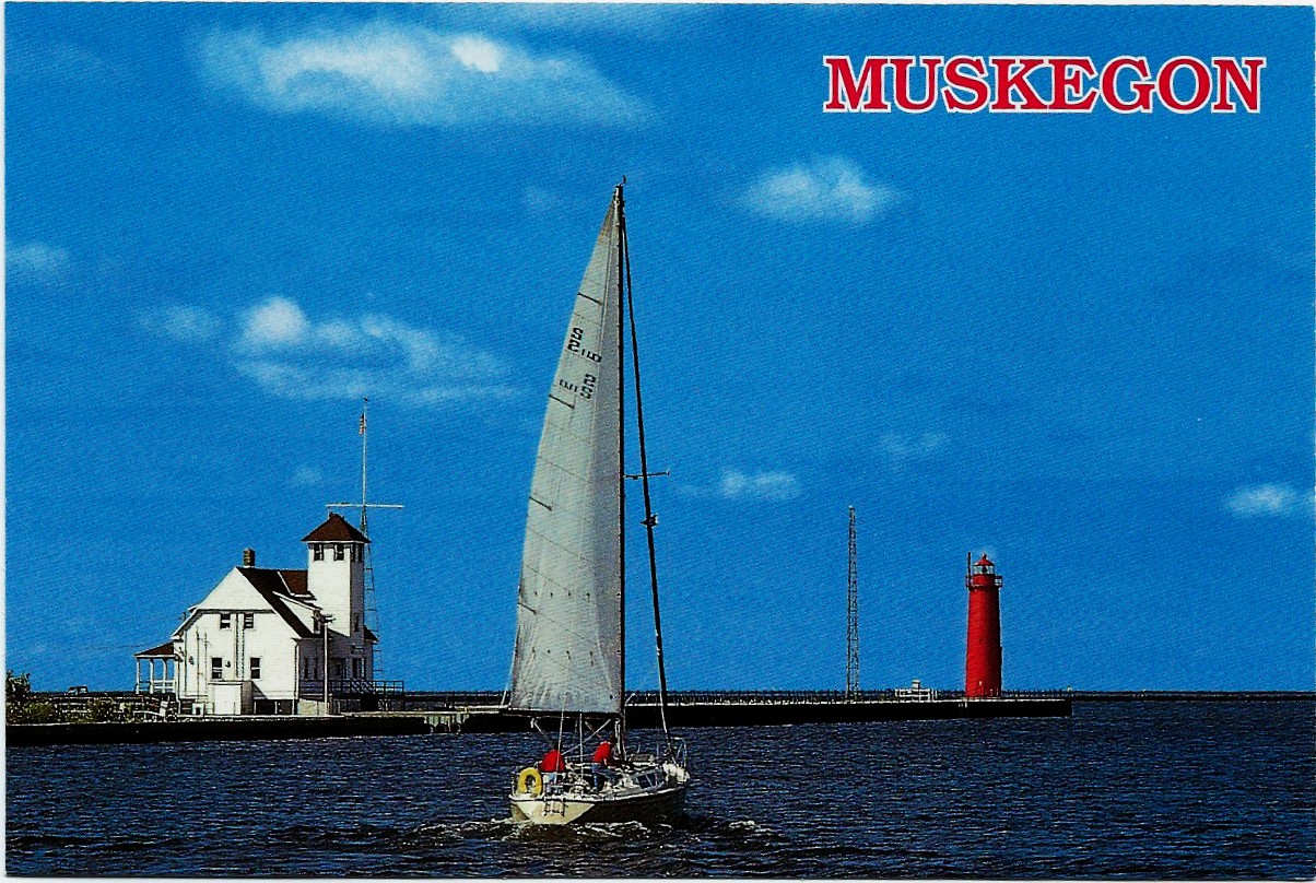 U.S. Coast Guard Station & Muskegon Lighthouse Postcard 4420 - Click Image to Close