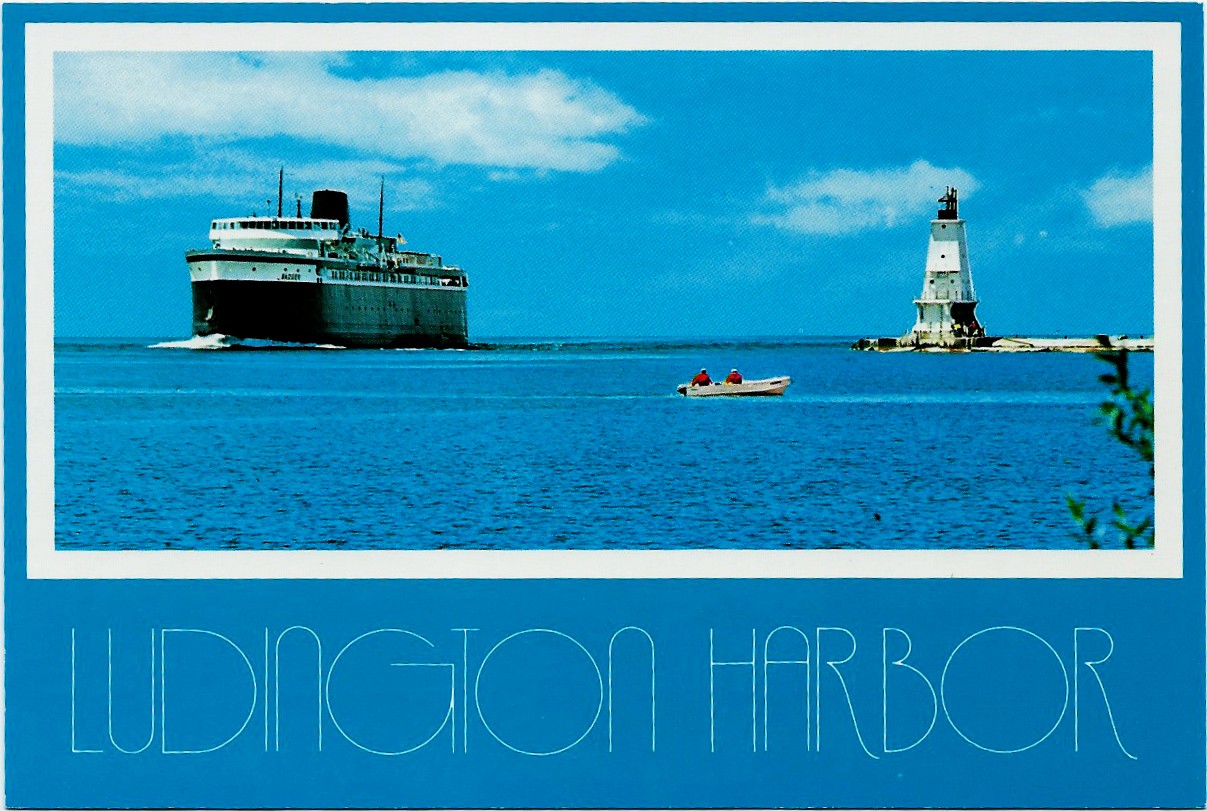 Ludington Harbor Lighthouse Postcard 4736 No Stamp Box