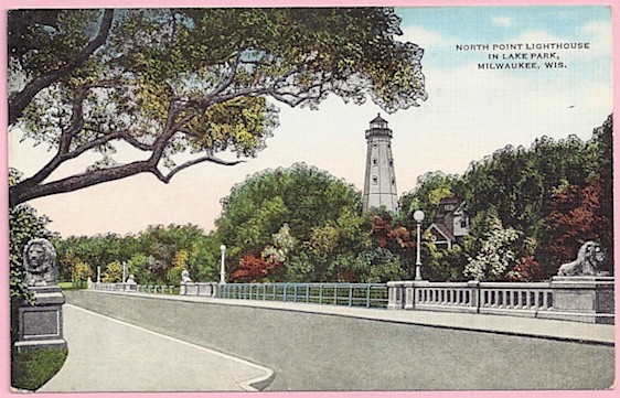 North Point Lighthouse in Lake Park Milwaukee, Wis Postcard 9596 - Click Image to Close