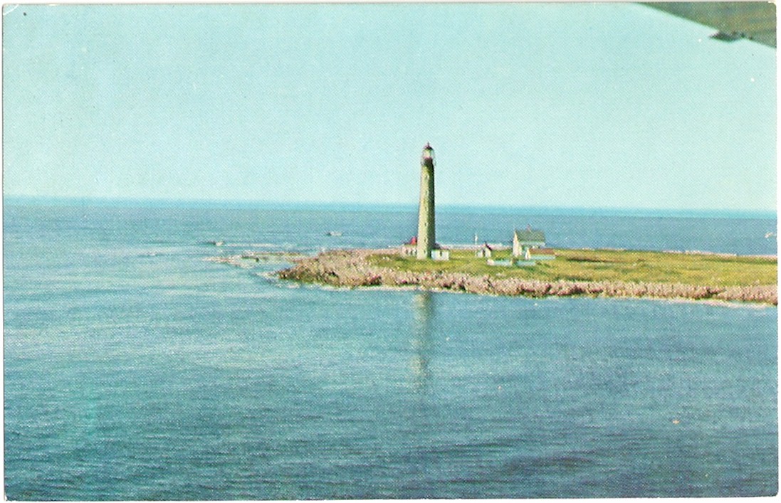 PETIT MANAN LIGHT LIGHTHOUSE POSTCARD #71 88961 Maine (ME) PETIT MANAN LIGHT LIGHTHOUSE POSTCARD #71 88961 Maine (ME)
