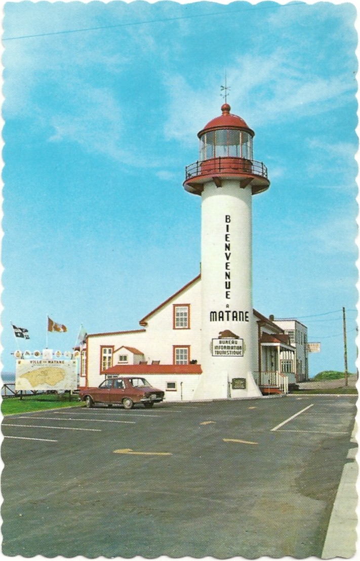 OLD MATANE LIGHTHOUSE VISITOR CENTER POSTCARD 9502-D QUEBEC