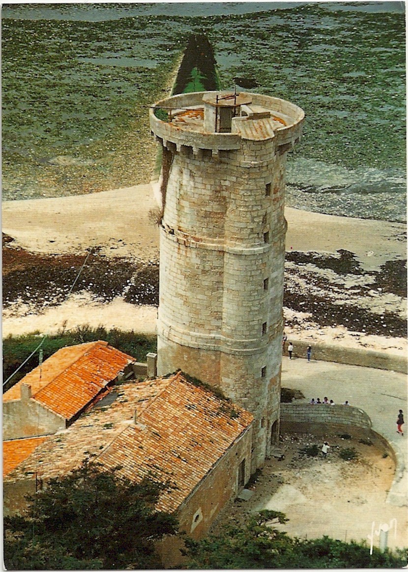 SAINT CLEMENT DES BALEINES LIGHTHOUSE POSTCARD 17590 FRANCE - Click Image to Close