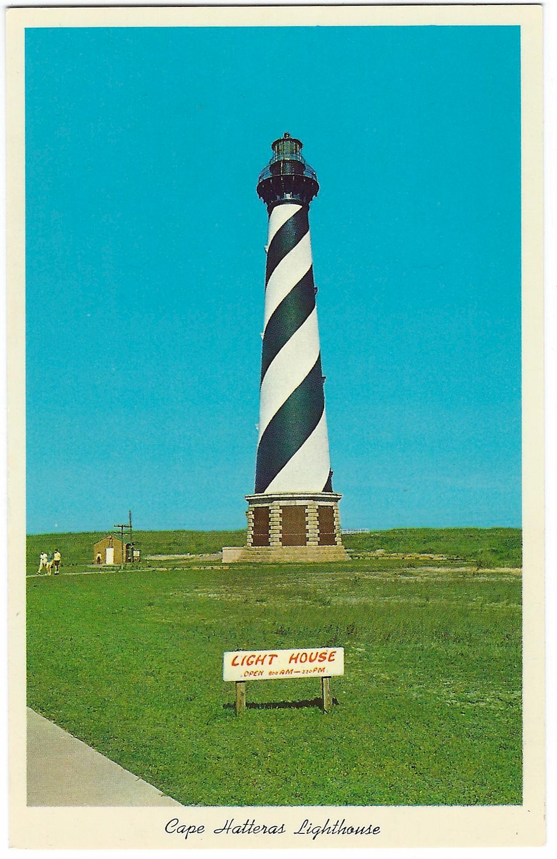 CAPE HATTERAS LIGHTHOUSE POSTCARD 3DK-830 (NC)