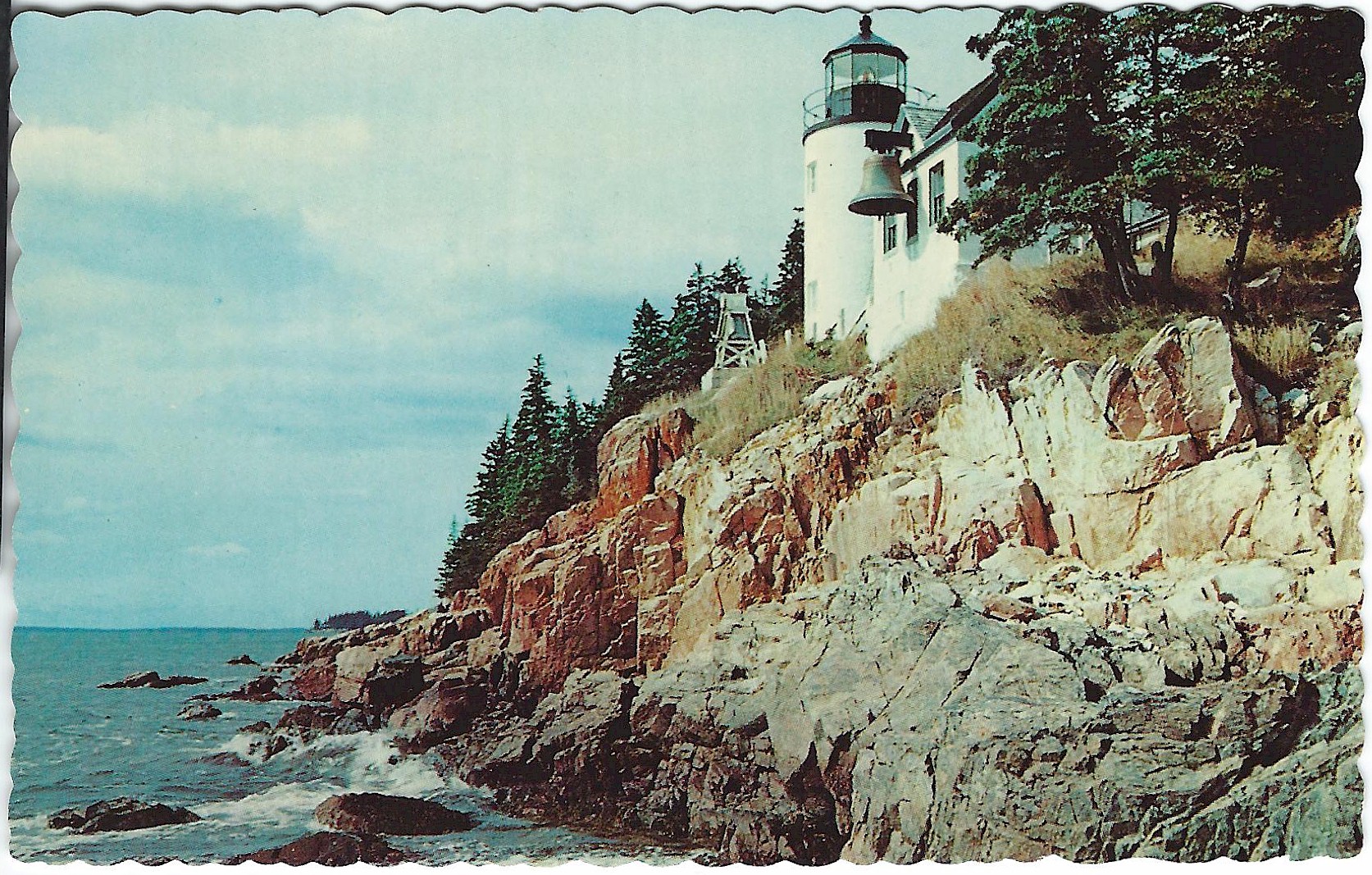 BASS HARBOR HEAD LIGHTHOUSE POSTCARD M-3220 18672-B (ME)