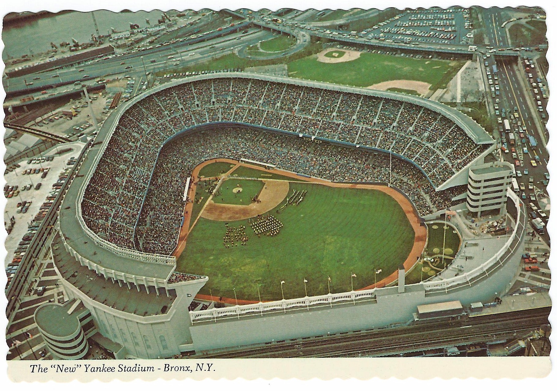 THE "NEW" YANKEE STAIUM BRONX NY POSTCARD C-80 31865-D